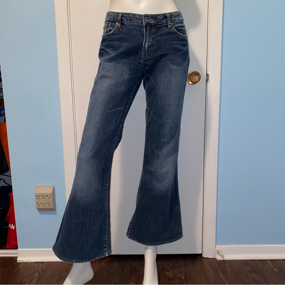 Silver Jeans Petite Size 32 Distressed Flare jeans